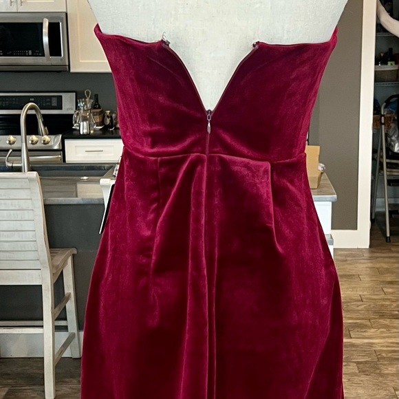 Velvet Sweetheart Neckline Strapless Midi Sheath Dress - Picture 2 of 3